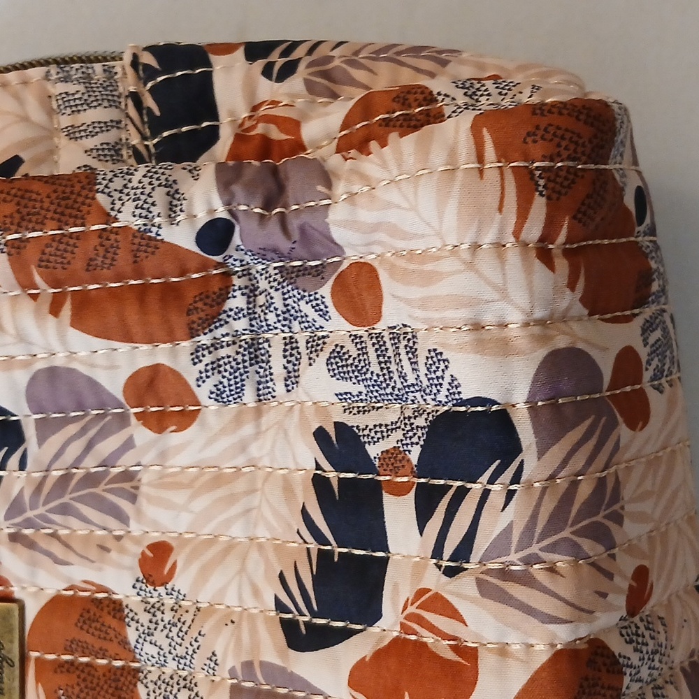 Revive Vintage Quilted Makeup Bag - Picture 4 of 8